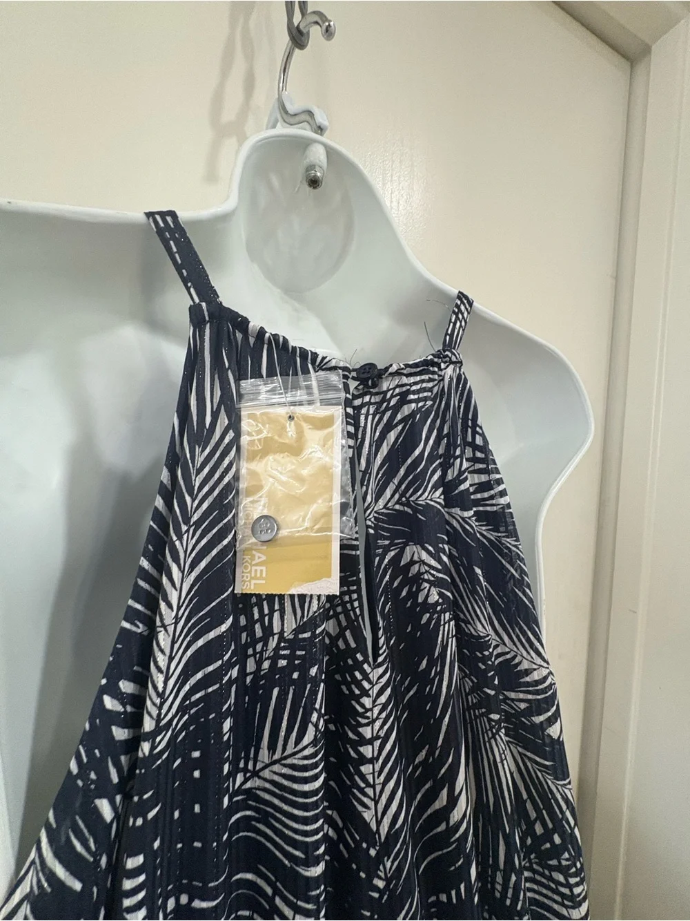 Tropical resort/vacation Sleeveless Palm-Print Maxi Dress in Navy and White